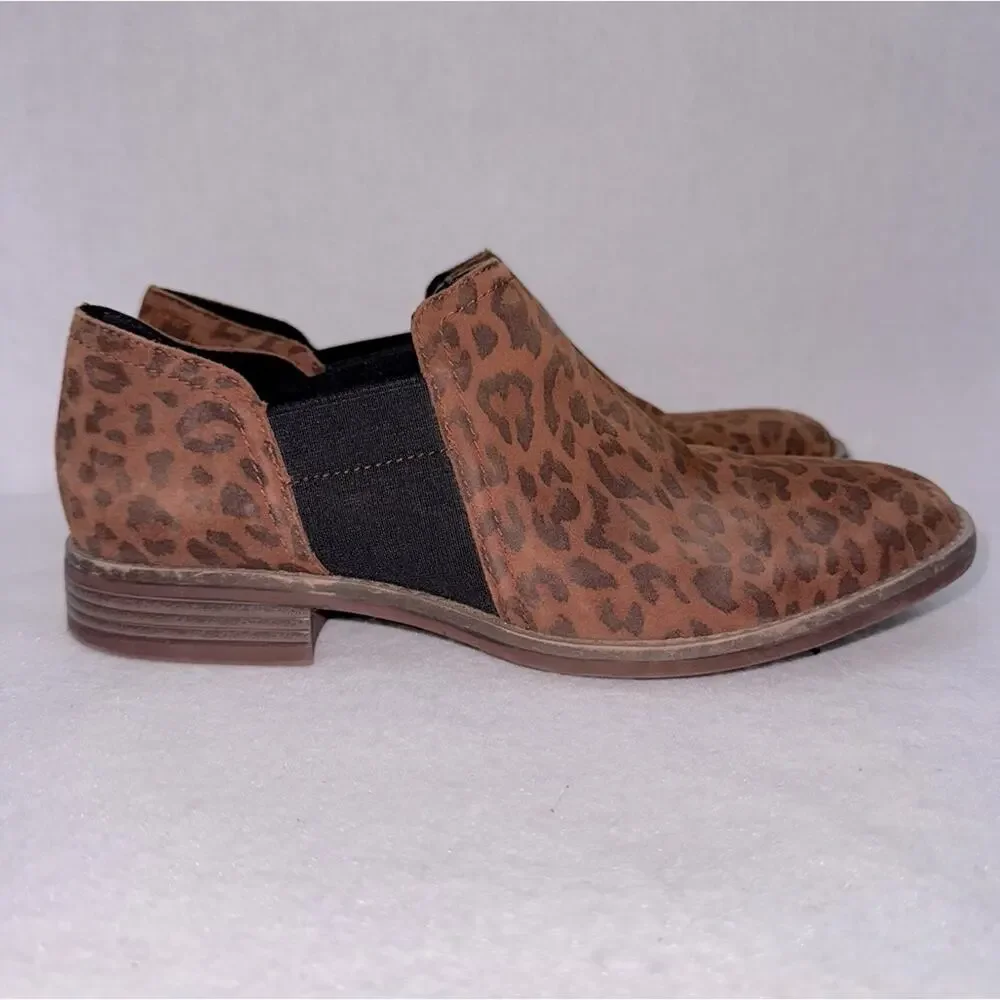 Women’s Clarks Suede Camzin Ultimate Comfort Leopard Print Shoes size 7.5